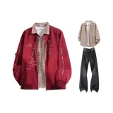 Бургунди пальто + кофейная рубашка в клетку + угольно-черные штаны