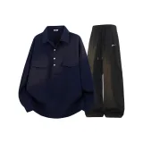 Темно-синяя рубашка + черные штаны