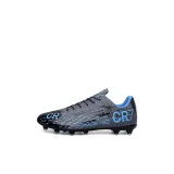 Длинный ноготь серо-голубого цвета