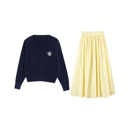 SOIE Женские комплекты с юбкой