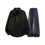 Чёрная рубашка + тёмно-синие штаны