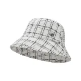 Большой, клетчатый, белый