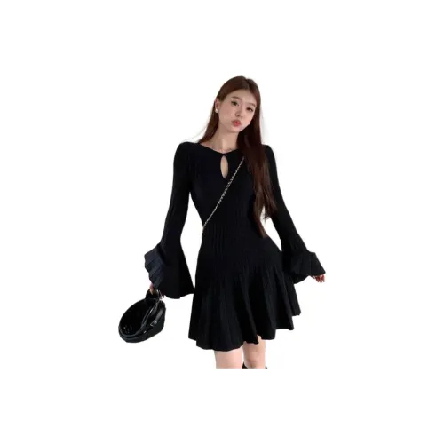 Gentle Welcome Длинное платье с длинными рукавами женское