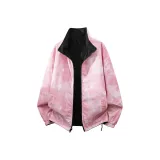 Светло-розовый