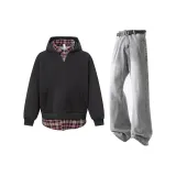 Темно-серый свитшот + дымчато-серые расклешенные джинсы