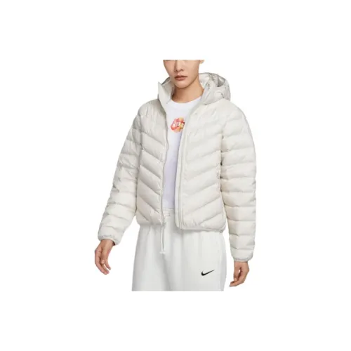 nike Белый Женские Пуховики