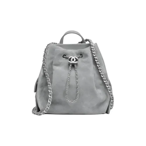 CHANEL Рюкзак из коровьей кожи средний женский серый