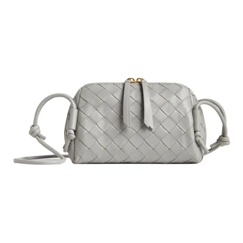 Bottega Veneta Concert Овчина Клатч Сумка на плечо Обычный Women's Silver