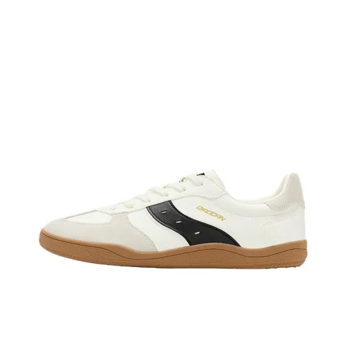 QIAODAN Легкий и Дышащий Низкий Топ Немецкая Армия Кроссовки Мужские Айвори Белый Черный