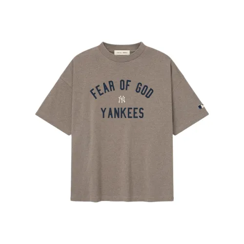 Fear Of God Essentials x MLB Коллаборация FW25 T-рубашка Унисекс