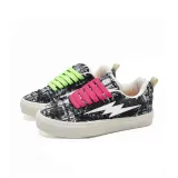 Чёрный Белый (Зелёный Красный Шнурки)