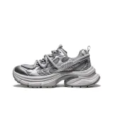 Серебристо-серый