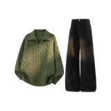 Зелёный топ + чёрные джинсы