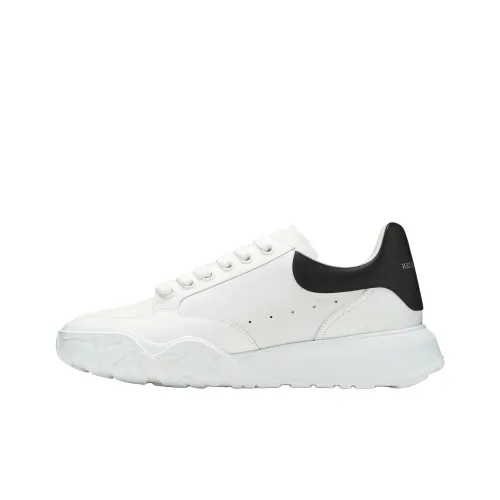 Alexander McQueen Court Trainer Low Беговые кроссовки Мужские Белый Черный