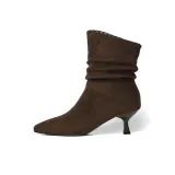 Коричневый