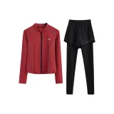 Комплект одежды (Красное пальто + черные штаны)