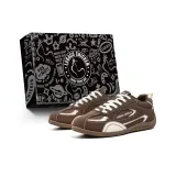 Коричневый