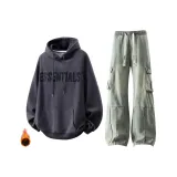 Серый флисовый свитшот + желтые грязные штаны