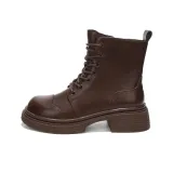 Коричневый