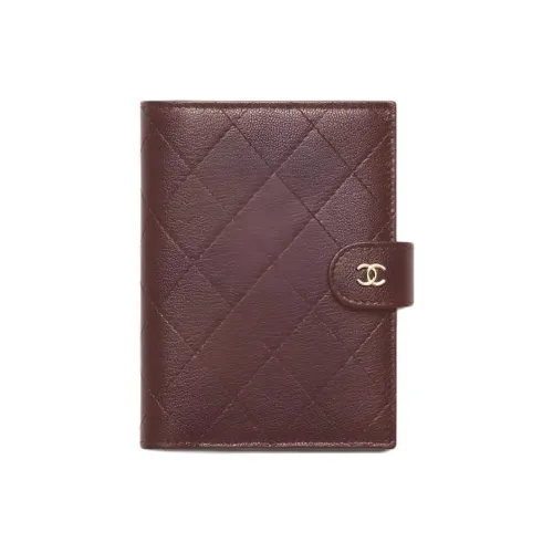 CHANEL Тисненый овчина Passport HOLDER Женские Темно-кофейный