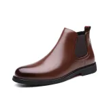 Коричневый