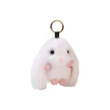 Белый кролик с длинными ушами