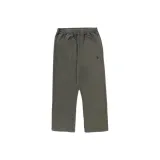 Оливковый зеленый