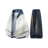 Светлый хаки топ + темно-синие штаны