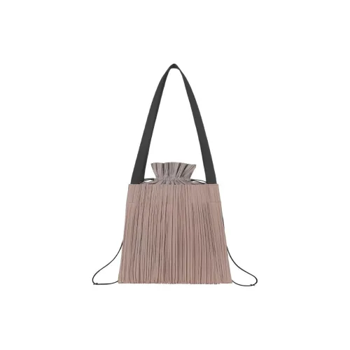 ISSEY MIYAKE Сумки через плечо Унисекс