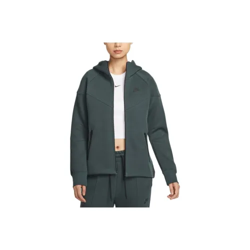 Nike Темно-зеленые женские куртки