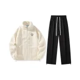 Куртка из бархата цвета экрю + черные штаны