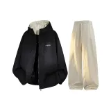 Чёрный топ + абрикосовые штаны