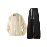 Бежевый топ + черные штаны