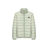 Светло-зеленый