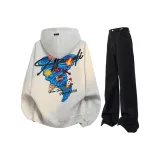 Свитшот из фотинии серого цвета + черные джинсы