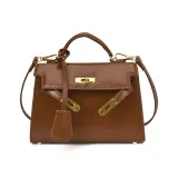 Коричневый