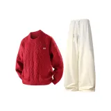 Красный топ + бежево-абрикосовые штаны