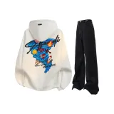 Белый свитшот + черные джинсы