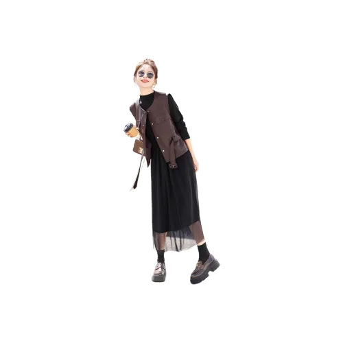 Kangaroo Женские Комплекты с Юбкой