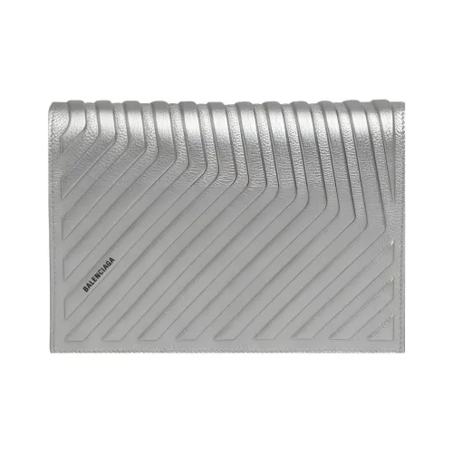 Balenciaga Сумка через плечо из коровьей кожи женская серебряного цвета