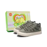 Темно-зеленый