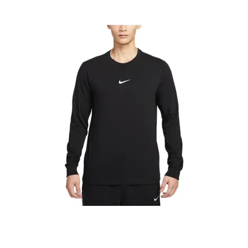 Черные мужские футболки Nike