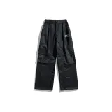 Призрачно черный