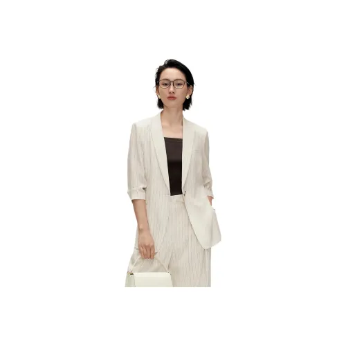 Светло-оранжевый желтый женские деловые костюмы