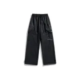 Призрачно черный