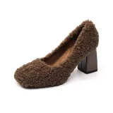 Коричневый