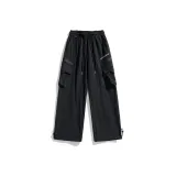 Призрачно черный