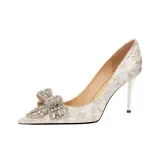 Светло-золотой