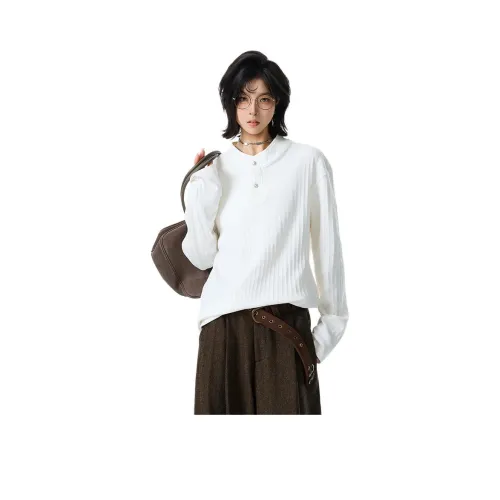 CASTLE WOODS Женские T-рубашки