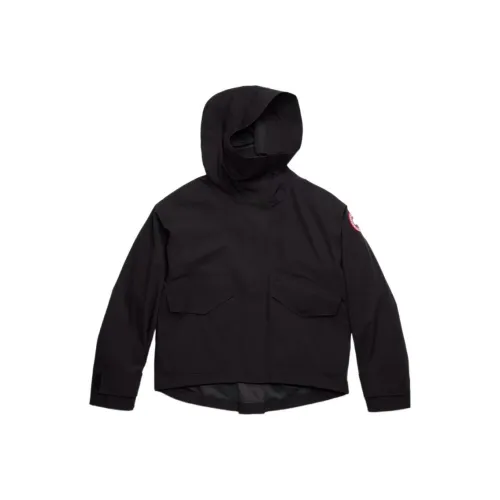 Canada Goose Куртки и Пальто Женские